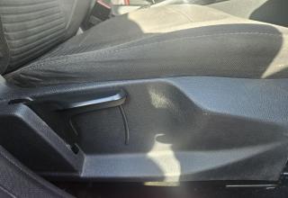 Ford Focus - Image 21
