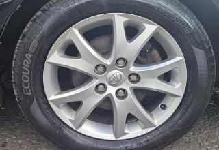 Toyota Auris - Image 8