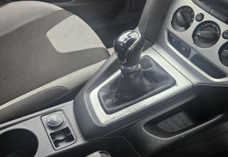 Ford Focus - Image 26