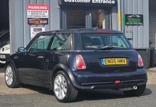 MINI Hatch - Image 2