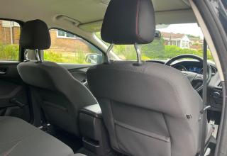 Ford Focus - Image 25