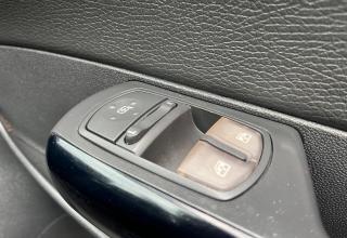 Vauxhall Corsa - Image 27
