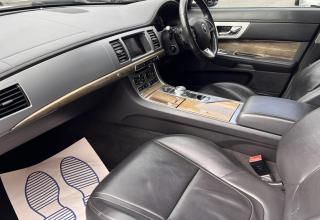 Jaguar XF - Image 31