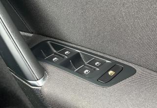 Volkswagen Golf - Image 32